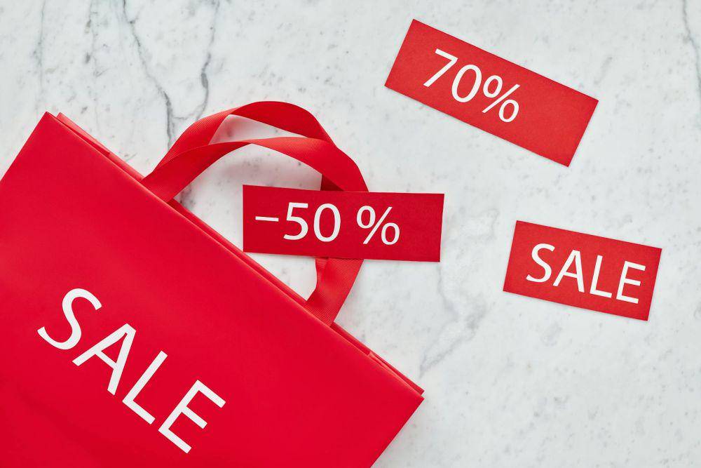 ilustrasi voucher belanja (pexels.com/Max Fischer)