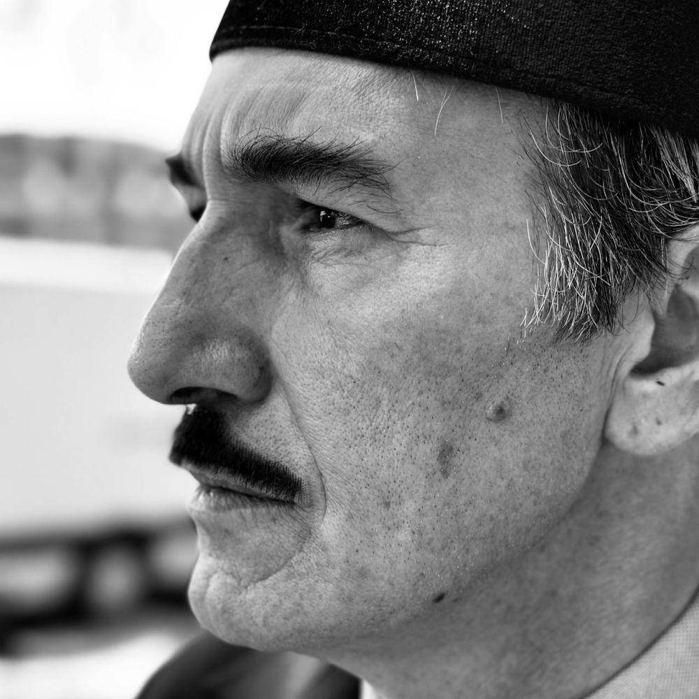 ilustrasi model kumis pria kekinian (pexels.com/Refik Tutar)