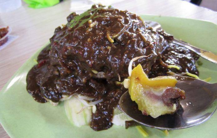 Rujak Cingur Mbak Tila/pinterest.com