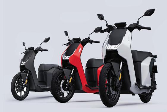 Kebijakan Tarif Impor AS Berdampak ke  Industri EV Indonesia