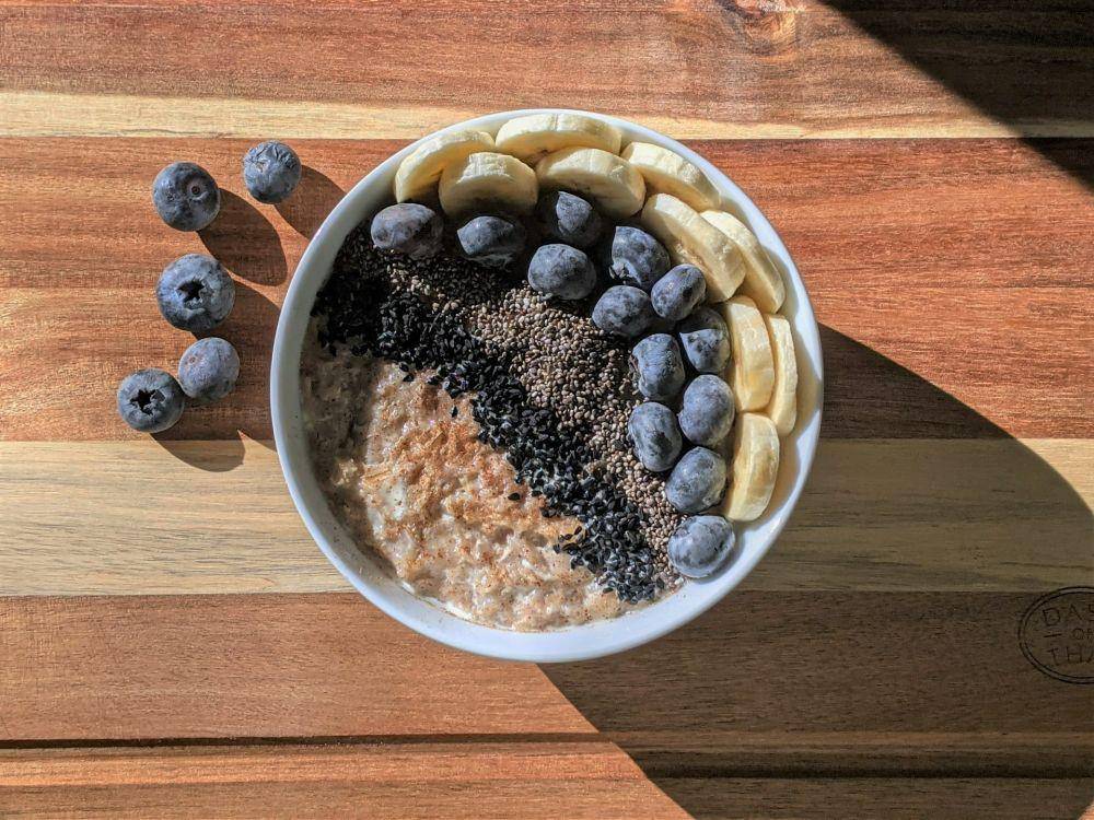 Ilustrasi overnight oats (unsplash.com/susan_wilkinson)