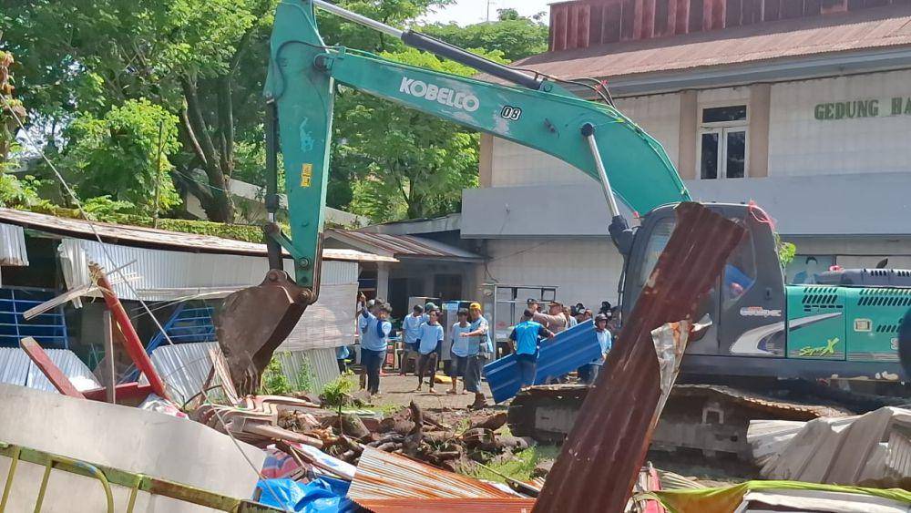 Eksekusi lahan sengketa di Jalan AP Pettarani Makassar oleh Pengadilan Negeri Makassar, Kamis (13/2/2025). (IDN Times/Darsil Yahya)