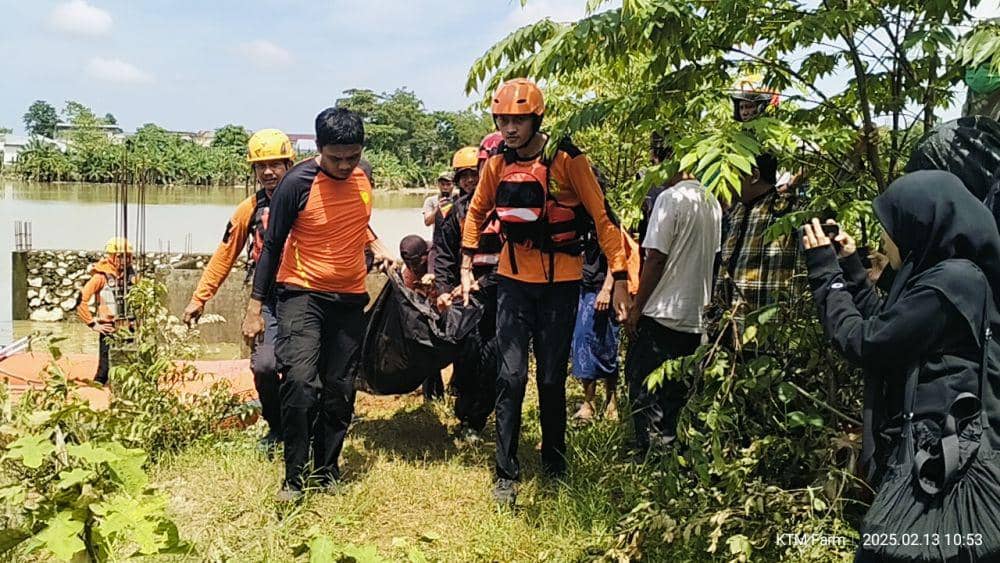Tim SAR Evakuasi Dua Jenazah Korban Banjir di Maros