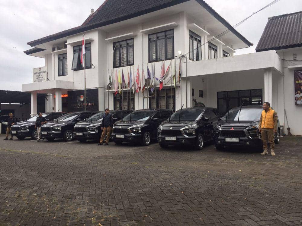 Mobil dinas KPU Kabupaten Malang yang dikembalikan karena kebijakan efisiensi. (Dok. Humas KPU Kabupaten Malang)