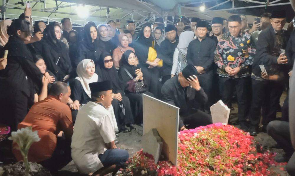 Hadiri Pemakaman Bendum Demokrat, AHY: Kita Sungguh Kehilangan
