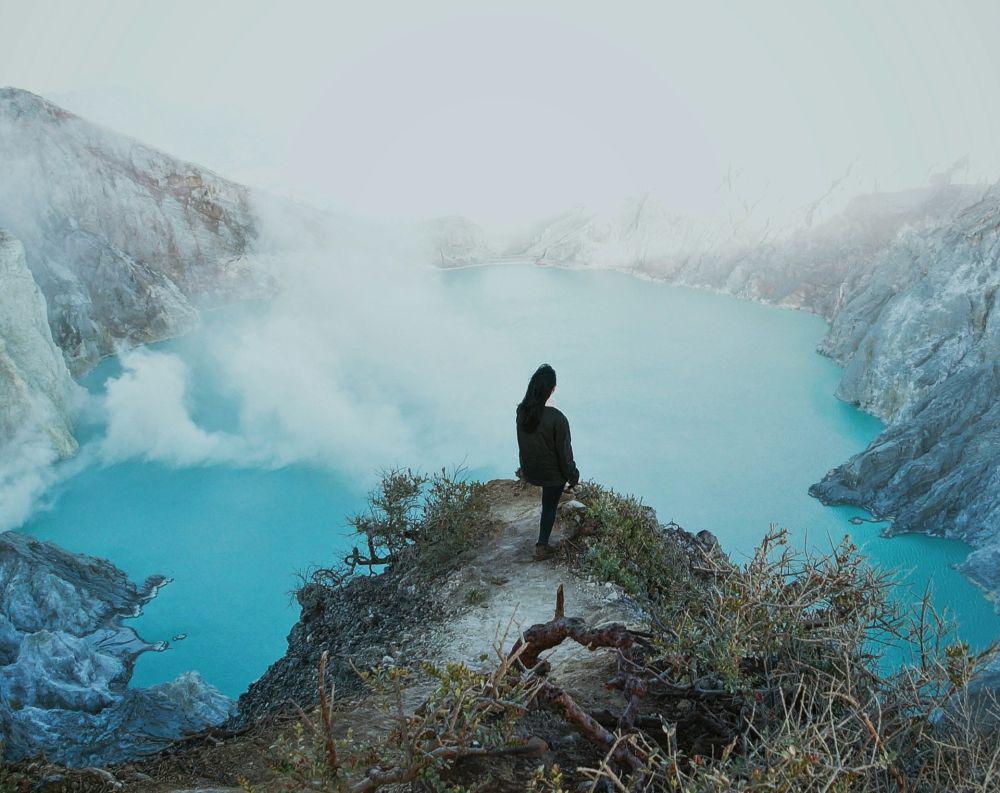 5 Gunung di Indonesia dengan Kawah Fenomenal, Pesonanya Unreal!