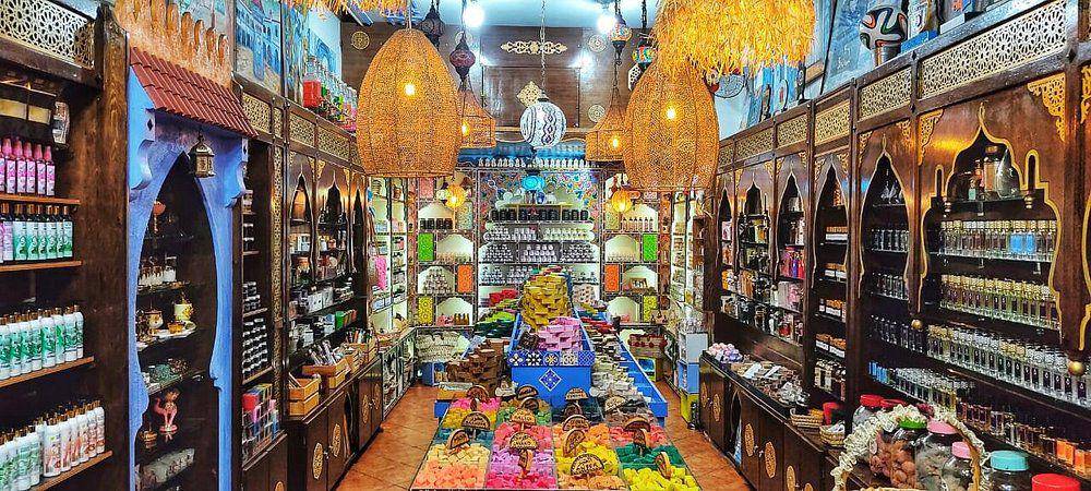 pasar lokal (tripadvisor.com/Attraction_Review/nataliahugg)