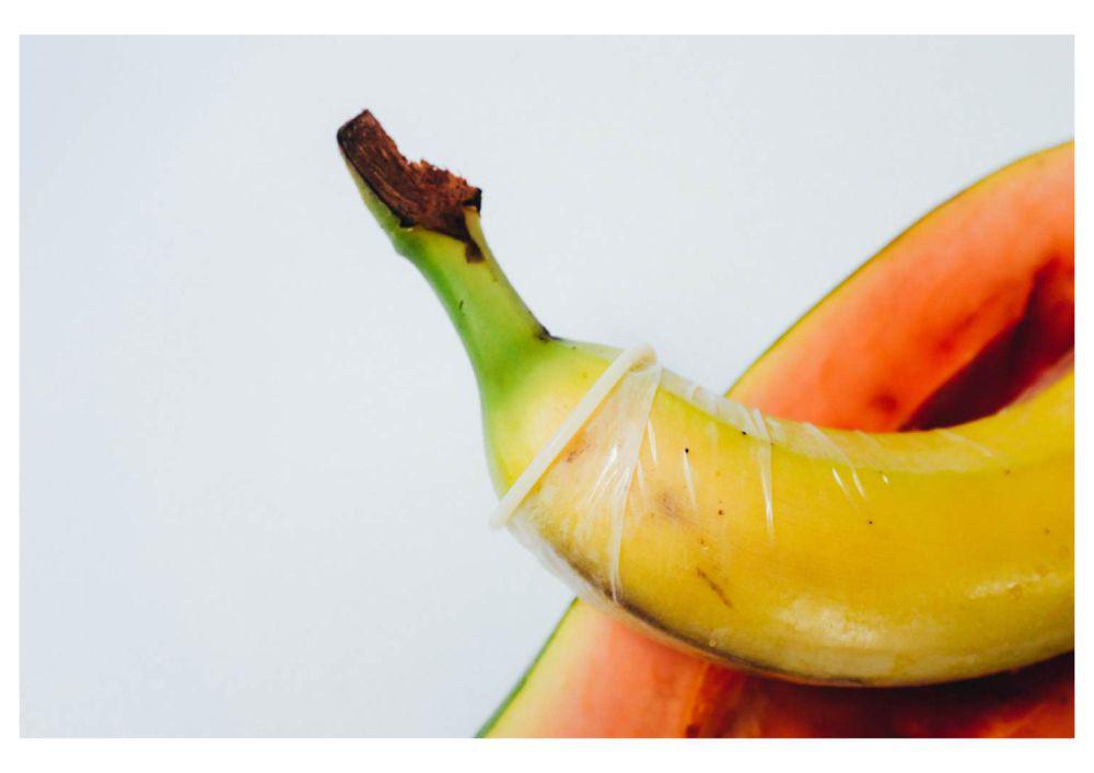 ilustrasi hubungan seksual aman (unsplash.com/Charles Deluvio)