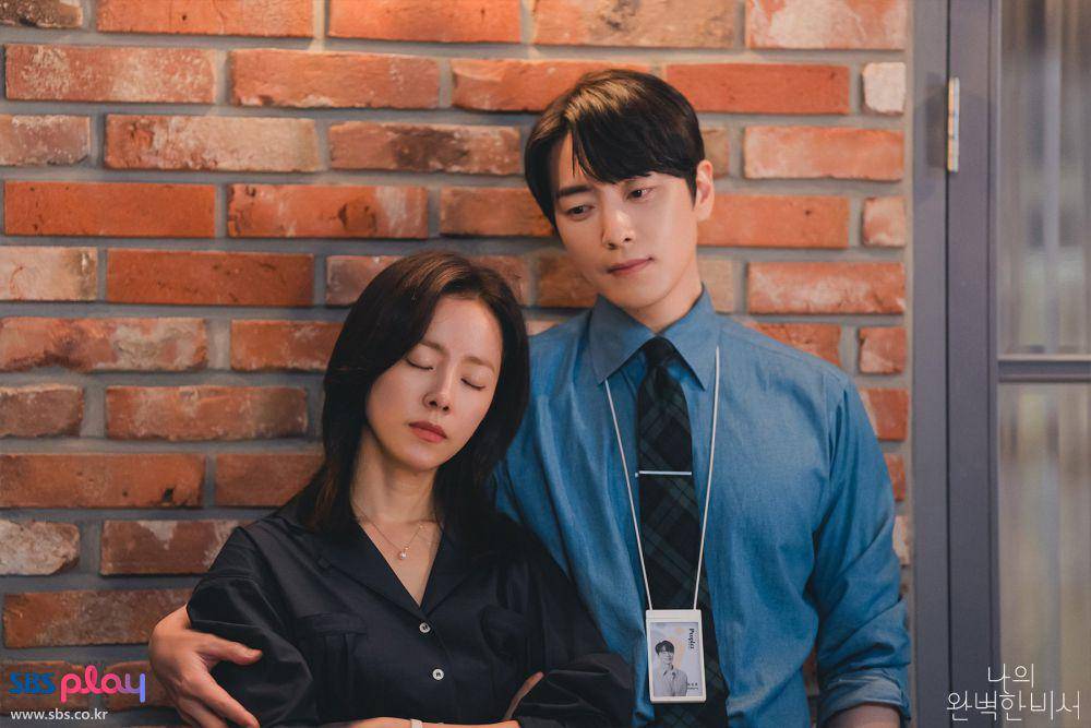 Han Ji Min dan Lee Joon Hyuk di Love Scout (dok. SBS/Love Scout)