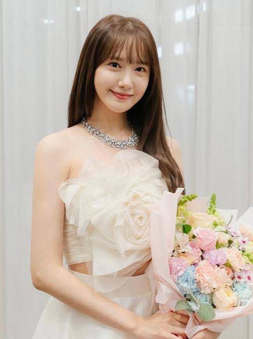 Yoona SNSD (instagram.com/yoona__lim)