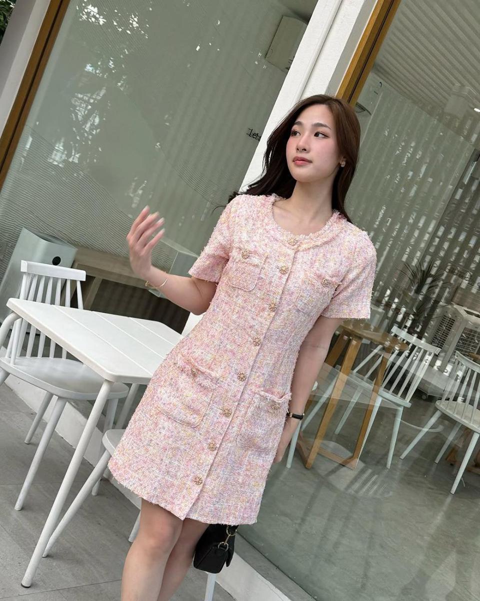 potret ide OOTD pakai dress untuk acara kantor ala Tita Pathitta (instagram.com/tita.pathitta)