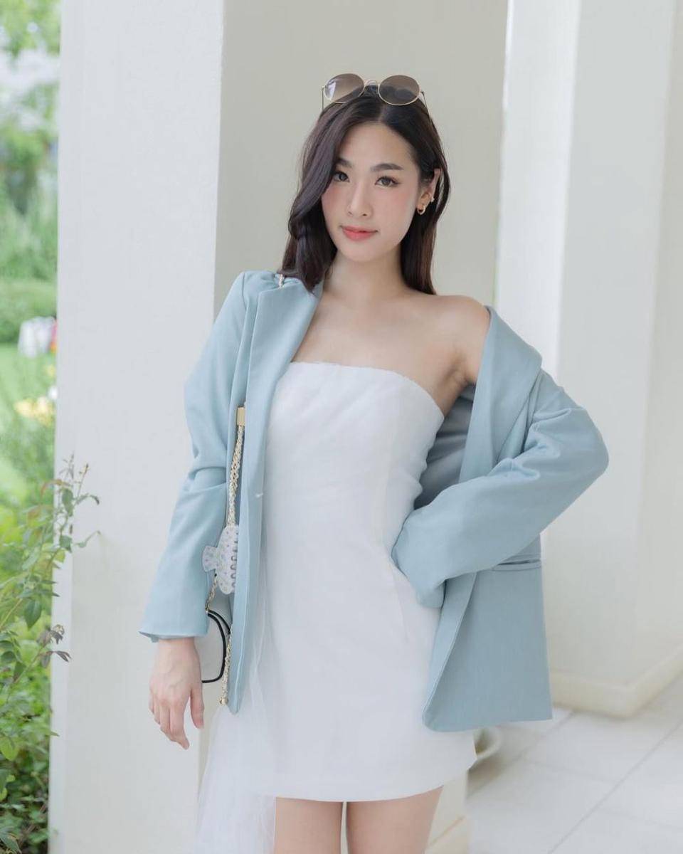 potret ide OOTD smart casual look ala Tita Pathitta (instagram.com/tita.pathitta)