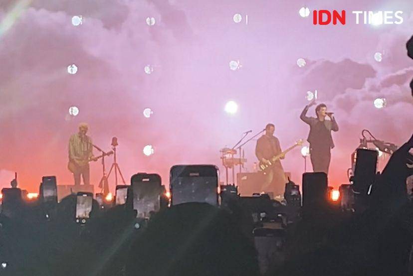 potret konser The Script “Satellites World Tour” di ICE BSD City, Tangerang, pada Jumat (14/2/2025) (dok. IDN Times/Rani Asnurida)
