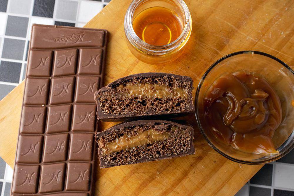 Ilustrasi makanan berbahan cokelat couverture (pexels.com/gustavoraton)