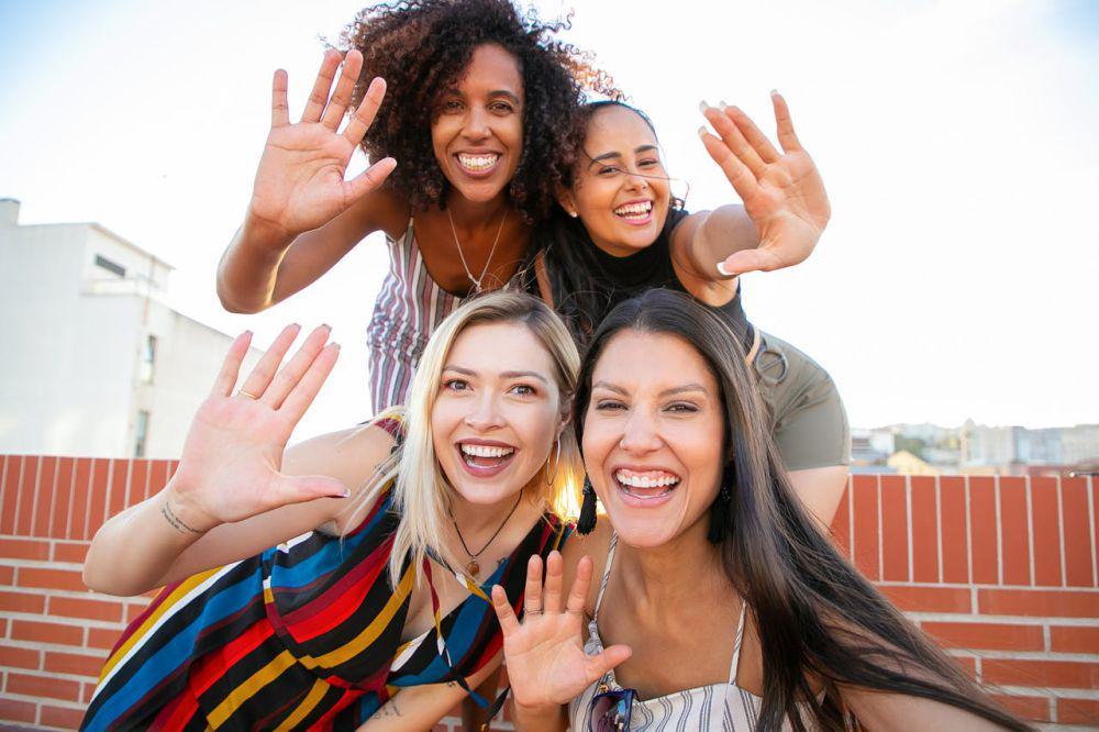 5 Tips anti Minder Bergaul dengan Orang Lebih Kaya, Kalian Setara!