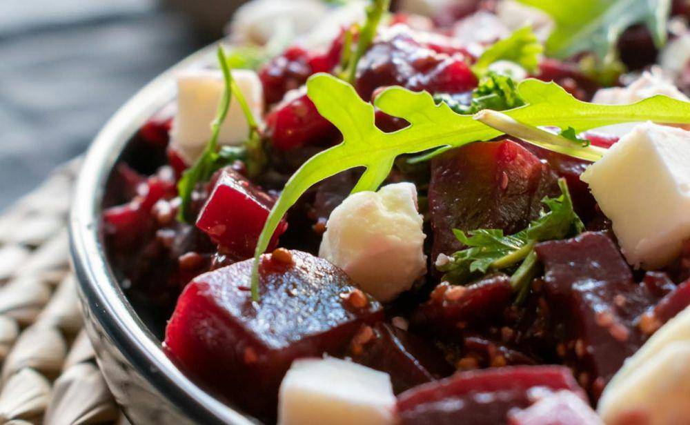 ilustrasi salad bit (pexels.com/tomateoignons)