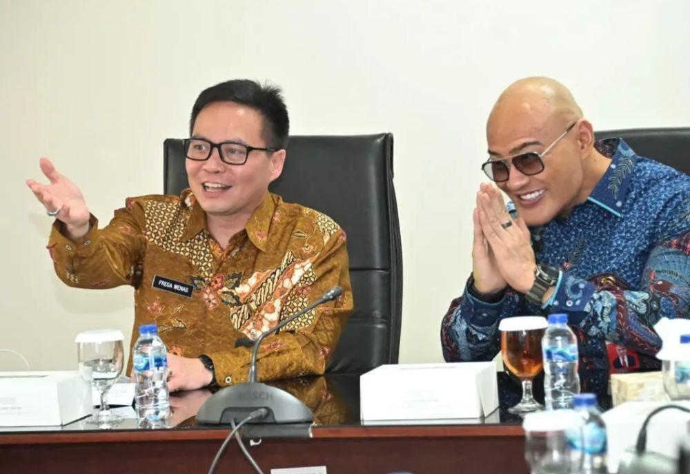 Deddy Corbuzier Hadiri Rapat Perdana sebagai Staf Khusus, Bahas Apa?