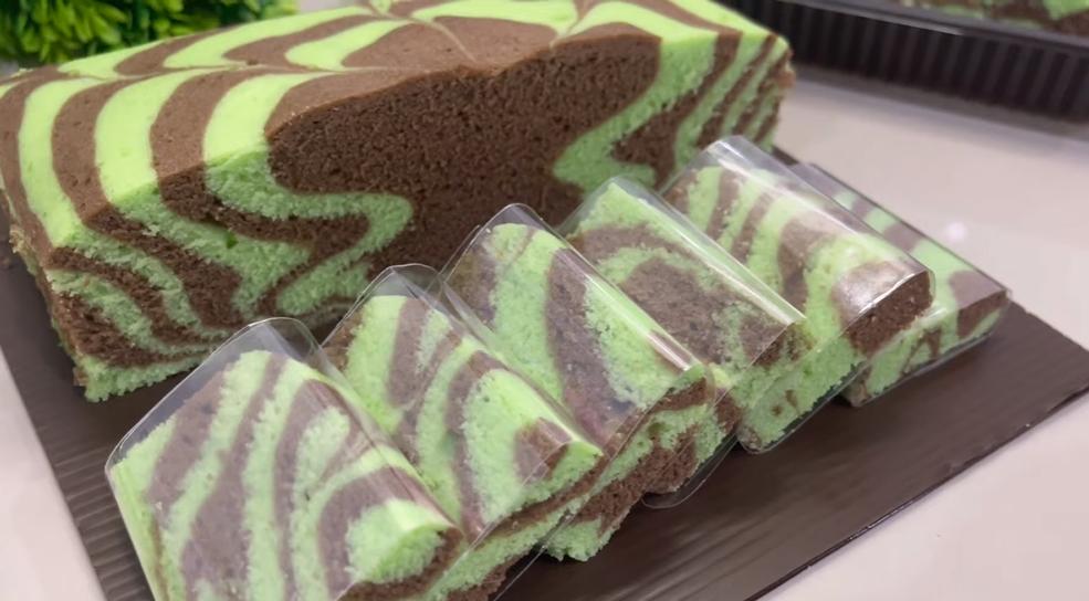 Resep Bolu Zebra Pandan Cokelat, Lembutnya Ekstra Banget!