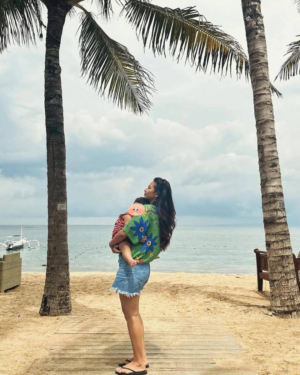 Ide Outfit Kasual ala Indah Permatasari (instagram.com/indahpermatasar)