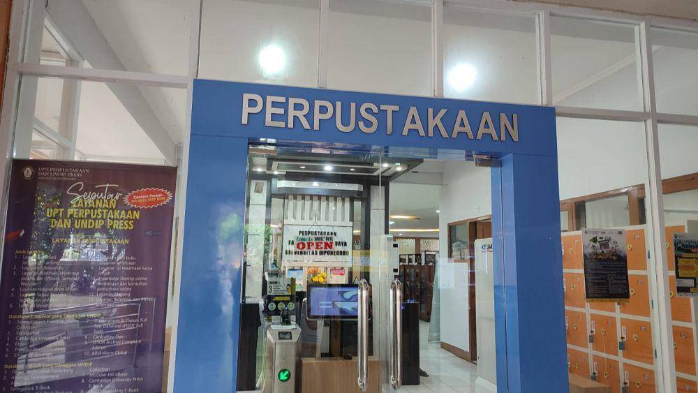 Tampak depan Perpustakaan FIB UNDIP (dok. Pribadi)