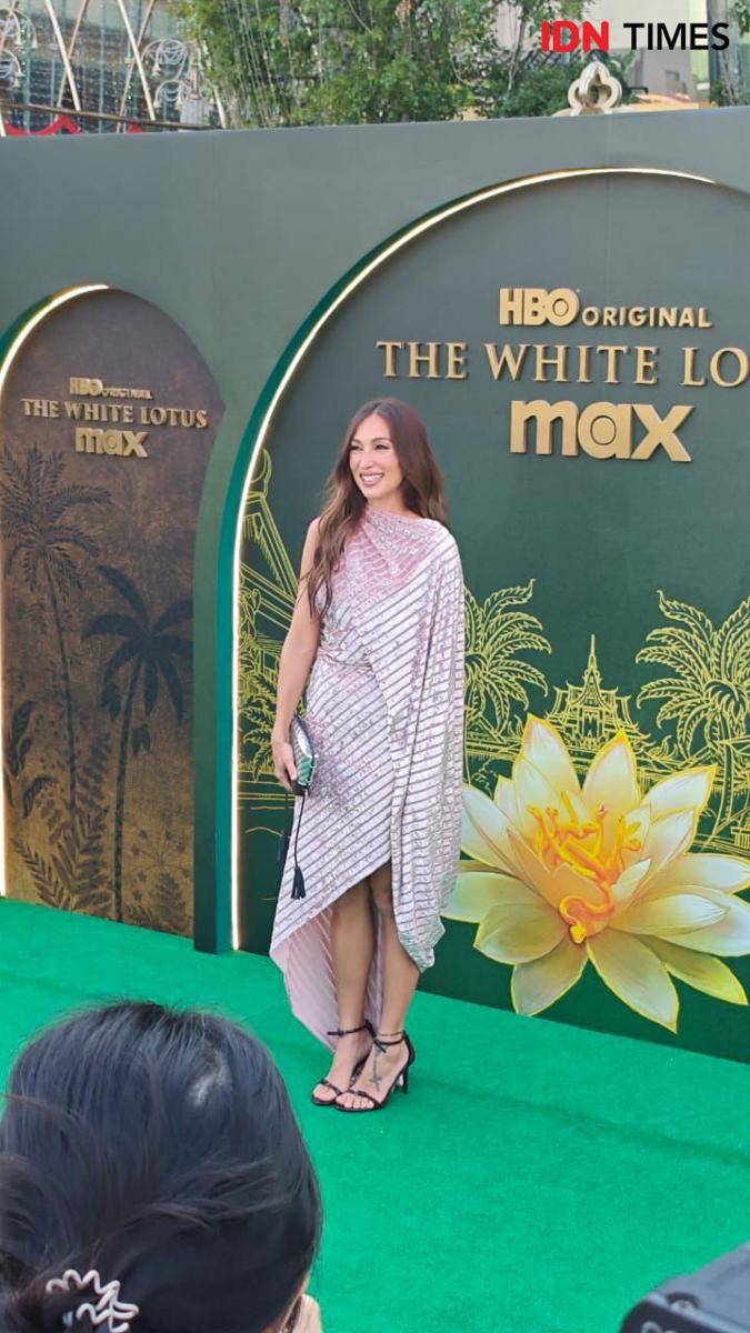 Gaya artis di Green Carpet The White Lotus 3 pada Jumat (15/2/2025) di Icon Siam, Bangkok. (IDN Times/Febriyanti Revitasari)