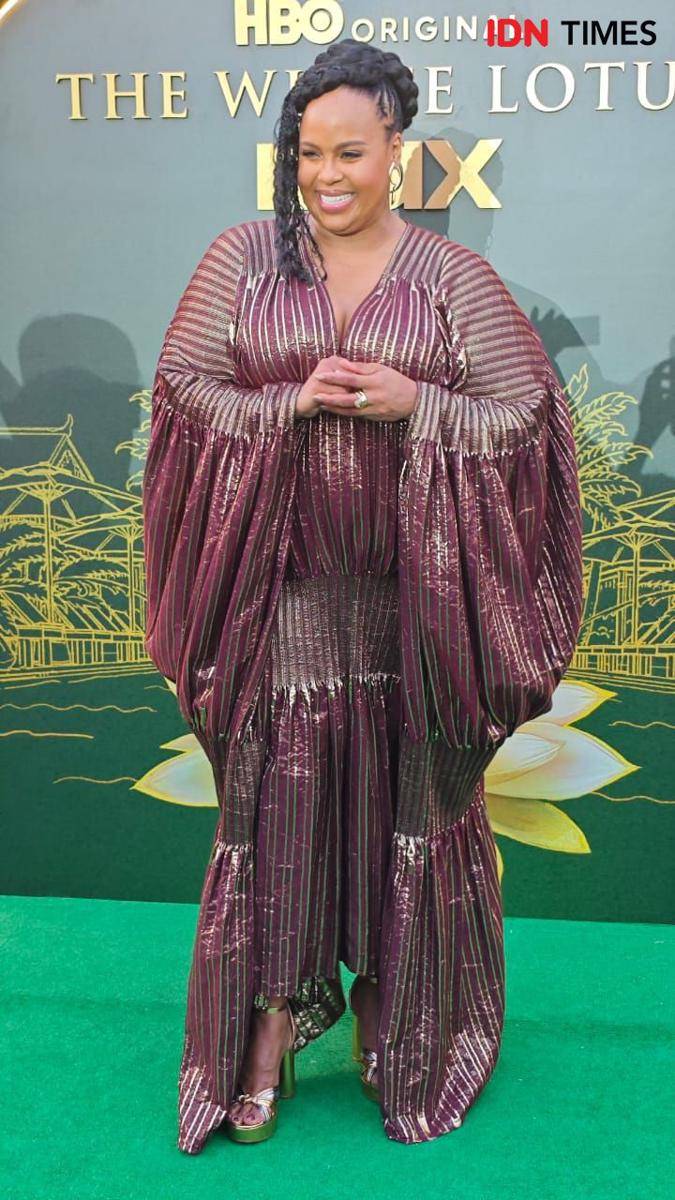 Gaya artis di Green Carpet The White Lotus 3 pada Jumat (15/2/2025) di Icon Siam, Bangkok. (IDN Times/Febriyanti Revitasari)