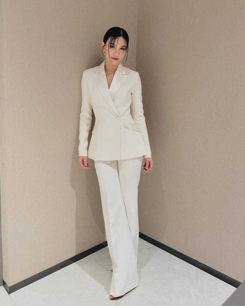 inspirasi OOTD kondangan ala Dao Nathapatsorn Simasthien (instagram.com/zzdaozz)