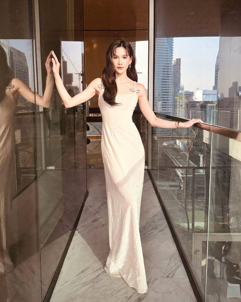 inspirasi OOTD kondangan ala Dao Nathapatsorn Simasthien (instagram.com/zzdaozz)