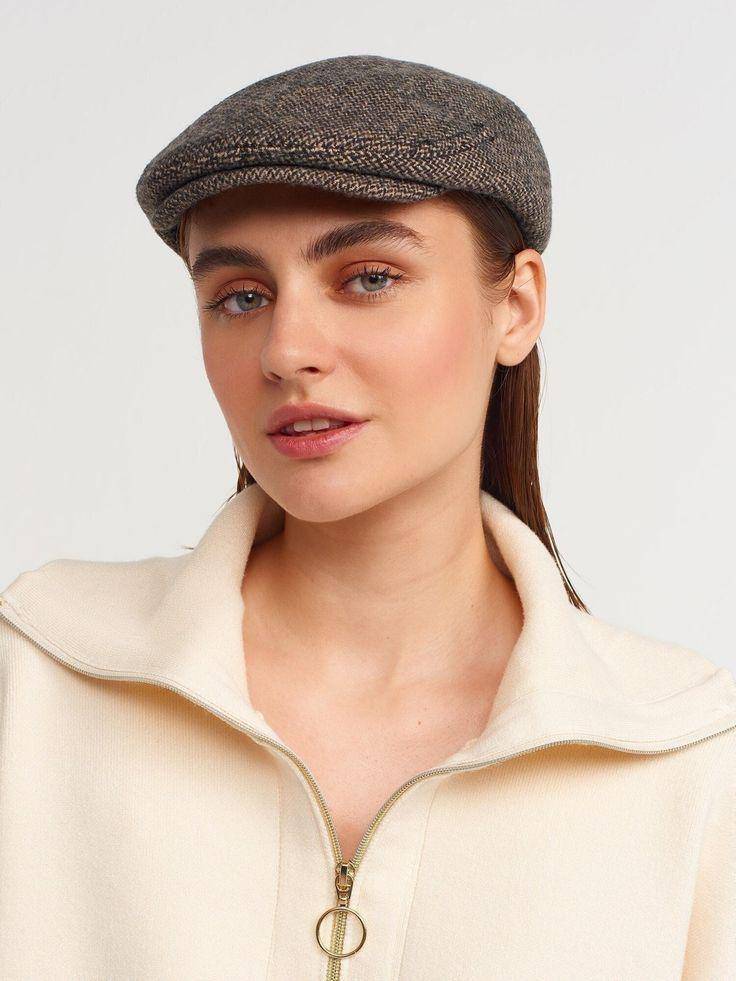 Ilustrasi ivy cap. (pinterest.com/Etsy)