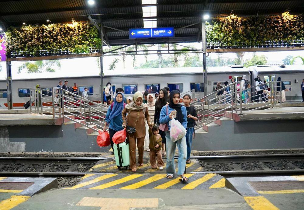 KAI Divre IV: Puncak Arus Mudik Kereta Api 28 Maret 2025