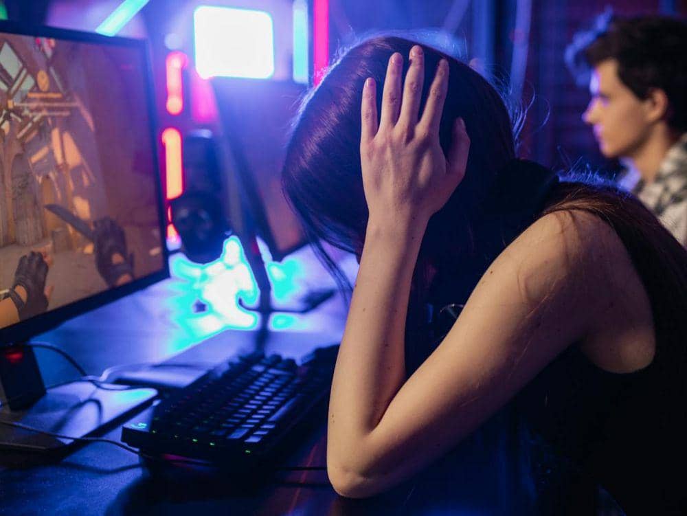 ilustrasi bermain video game (pexels.com/Alena Darmel)