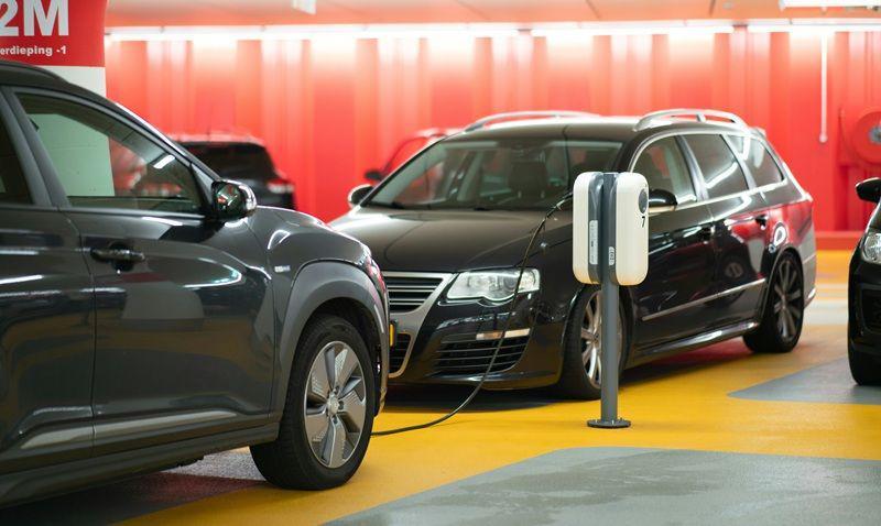 5 Rental Mobil Listrik Jakarta Terpopuler dan Tepercaya