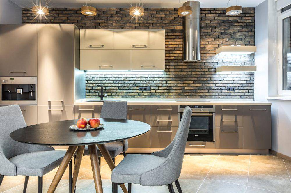Ilustrasi backsplash bertekstur organik dan tidak rata (pexels.com/Max Vakhtbovycn)