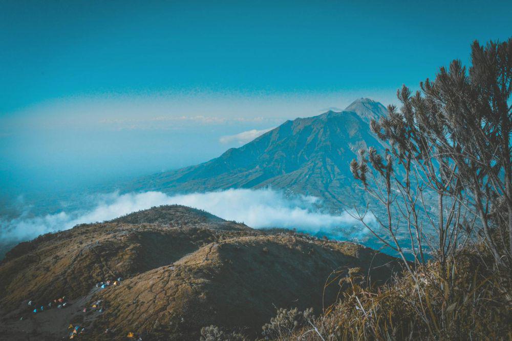 7 Fakta dan Mitos Gunung Merbabu, Jalur Pendakian dan Tips Mendaki