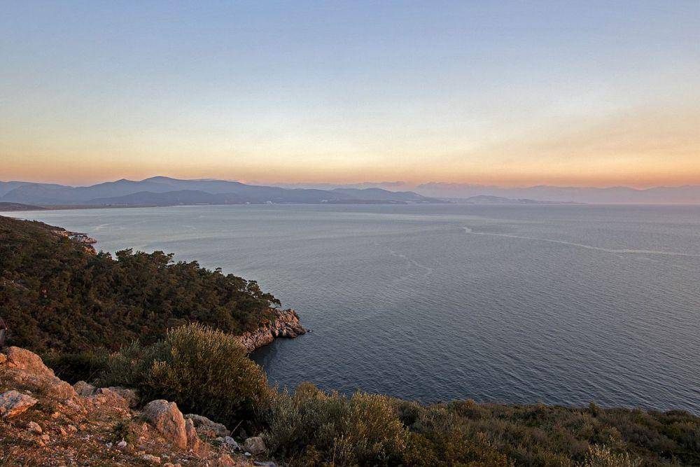 Laut Aegea jika dilihat dari Izmir, Turki. (commons.wikimedia.org/Zeynel Cebeci)