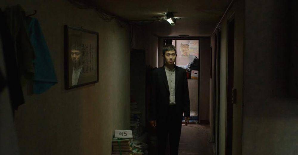still cut Choi Woo Sik di film Parasite (instagram.com/dntlrdl)