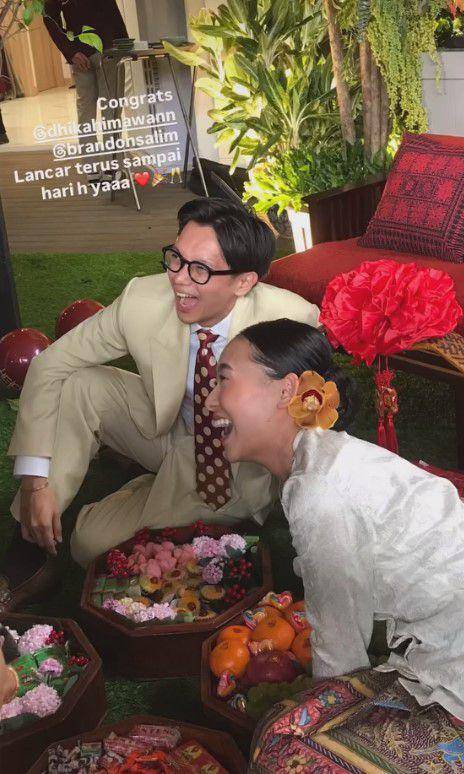 potret pertunangan Brandon Salim (instagram.com/dhikahimawann)
