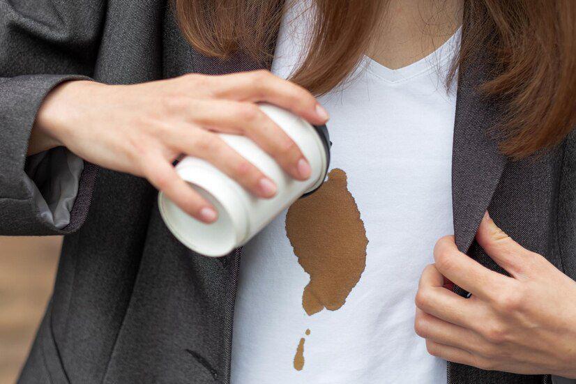 5 Cara Mudah Hilangkan Noda Kopi di Pakaian