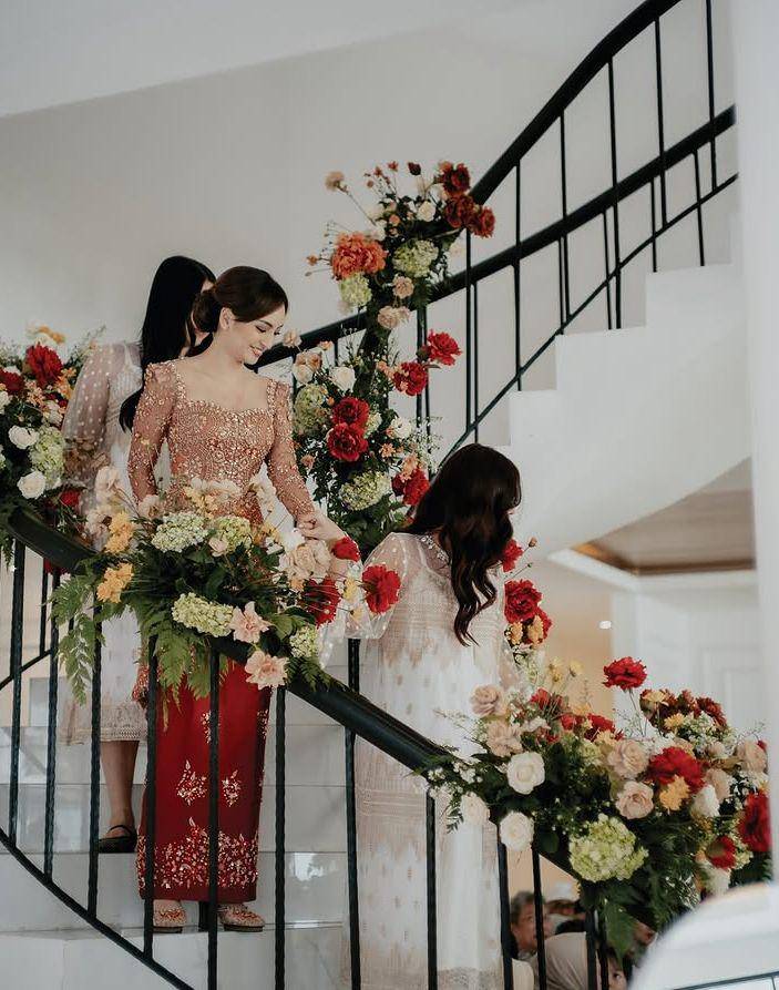Lamaran Valerie Tifanka dan Andhika. (kairos_works via Instagram.com/valtifanka)