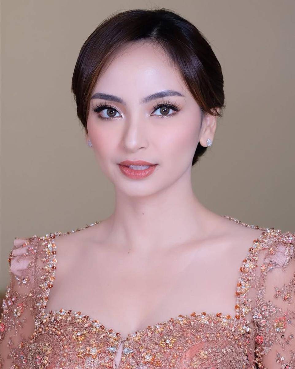 Lamaran Valerie Tifanka dan Andhika. (Instagram.com/byisabellefarradiva)