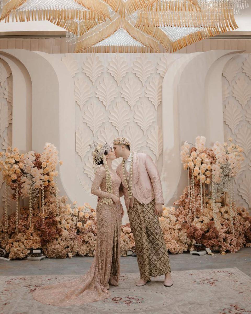 potret Elma Agustin dan suami (instagram.com/elmaaa_e)