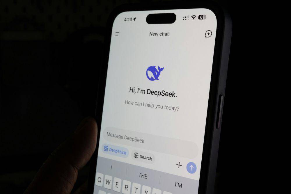 ilustrasi aplikasi DeepSeek (unsplash.com/Solen Feyissa)