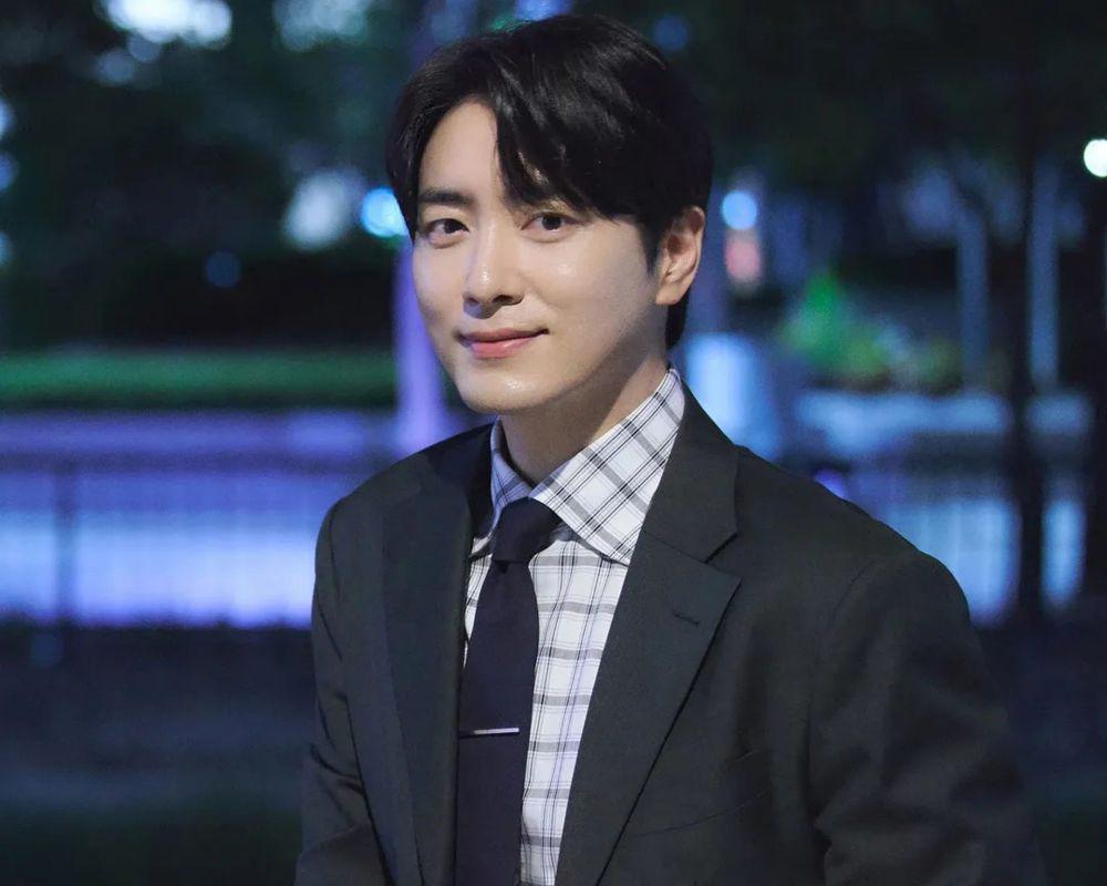 3 Alasan Lee Jun Hyuk Sering Ambil Peran Berbeda di Setiap Drama
