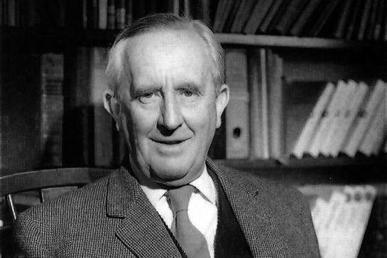 5 Buku Fiksi Fantasi Karya J.R.R. Tolkien yang Harus Kamu Baca