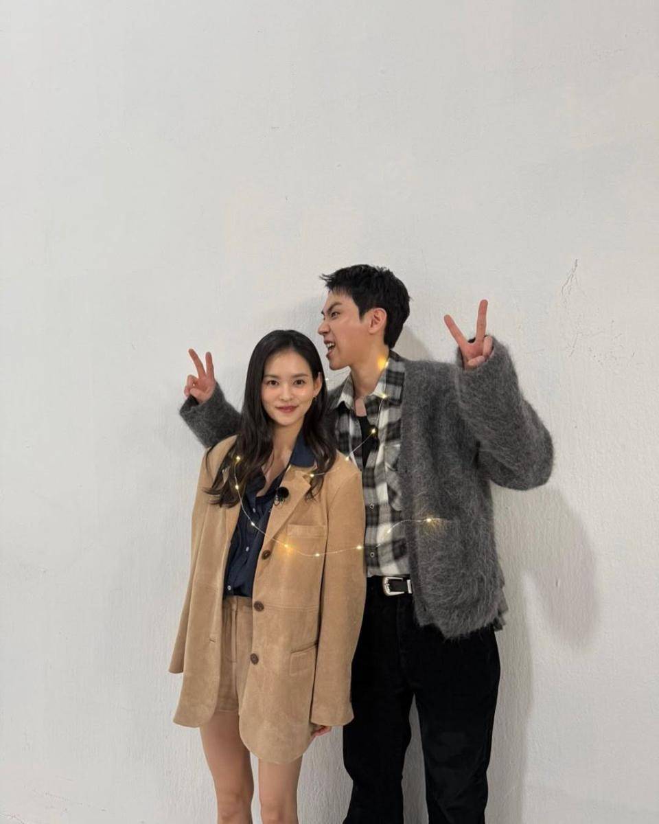 potret Kim Doo Hoon dan Kim Yoon Hye di balik layar Love Scout (instagram.com/7imdohoon)