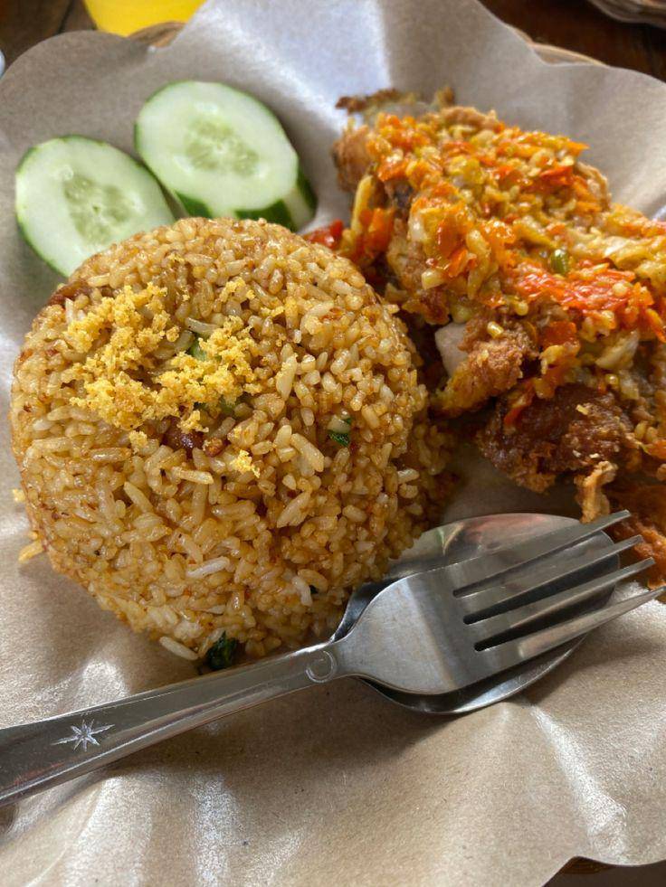 Ilustrasi Nasi Goreng Kaki Lima (pinterest.com/Sitinora Syikin)