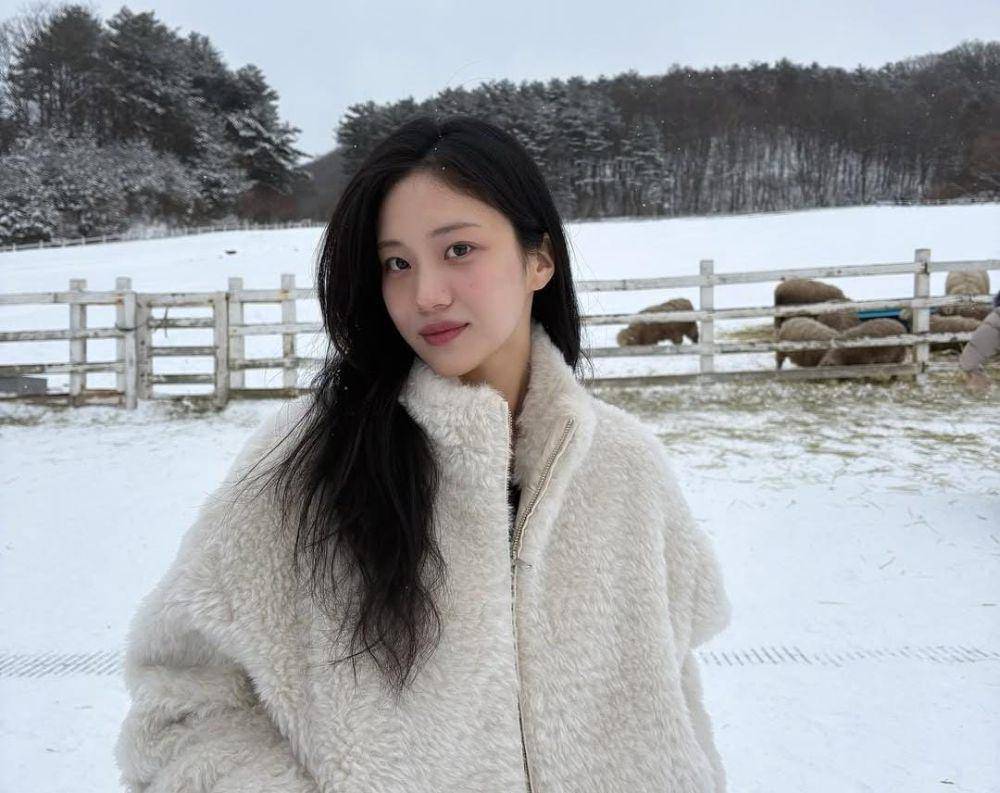 Hong Hwa Yeon (instagram.com/hwanywayeon)