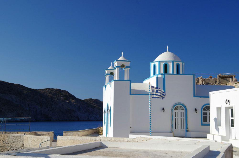 7 Ide Dekor dan Fasad Rumah Seperti di Yunani, Estetik Mediteranian