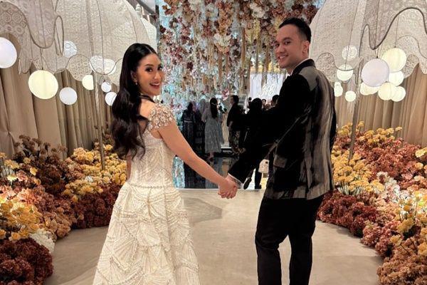 Momen Resepsi Pernikahan Elma Agustin Eks Princess dan Ihsan Fadlur