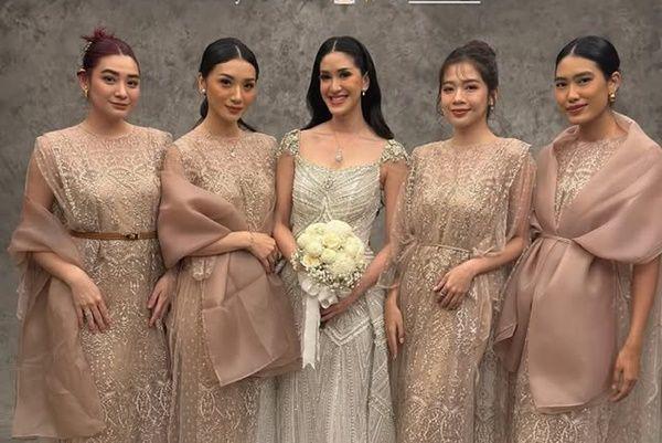 Potret Member Girlband Princess Jadi Bridesmaid Elma Agustin, Reunian!